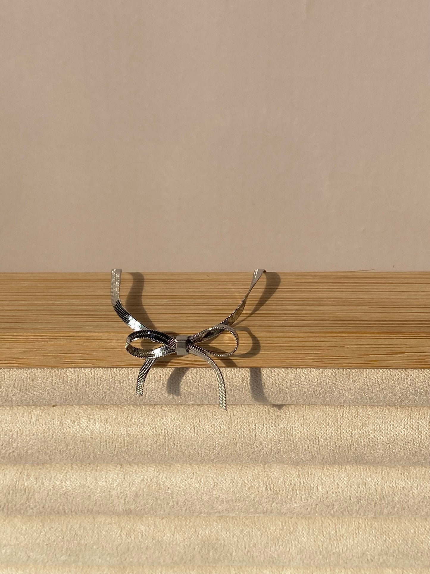 Bow Necklace