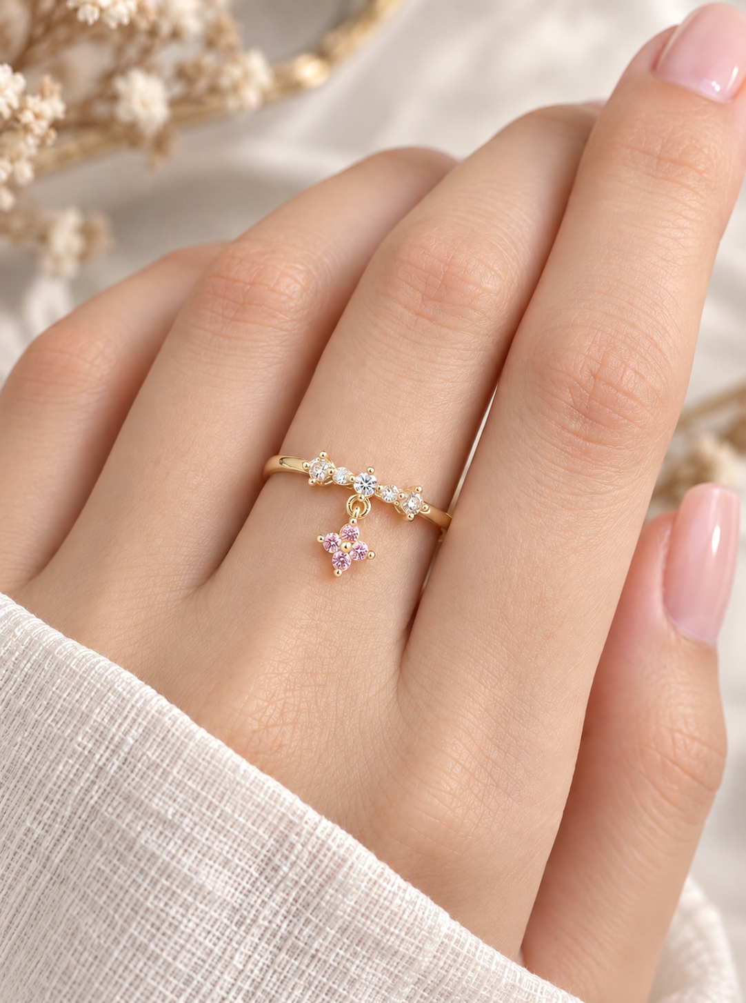Perla Dainty Ring