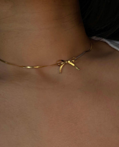 Bow Necklace
