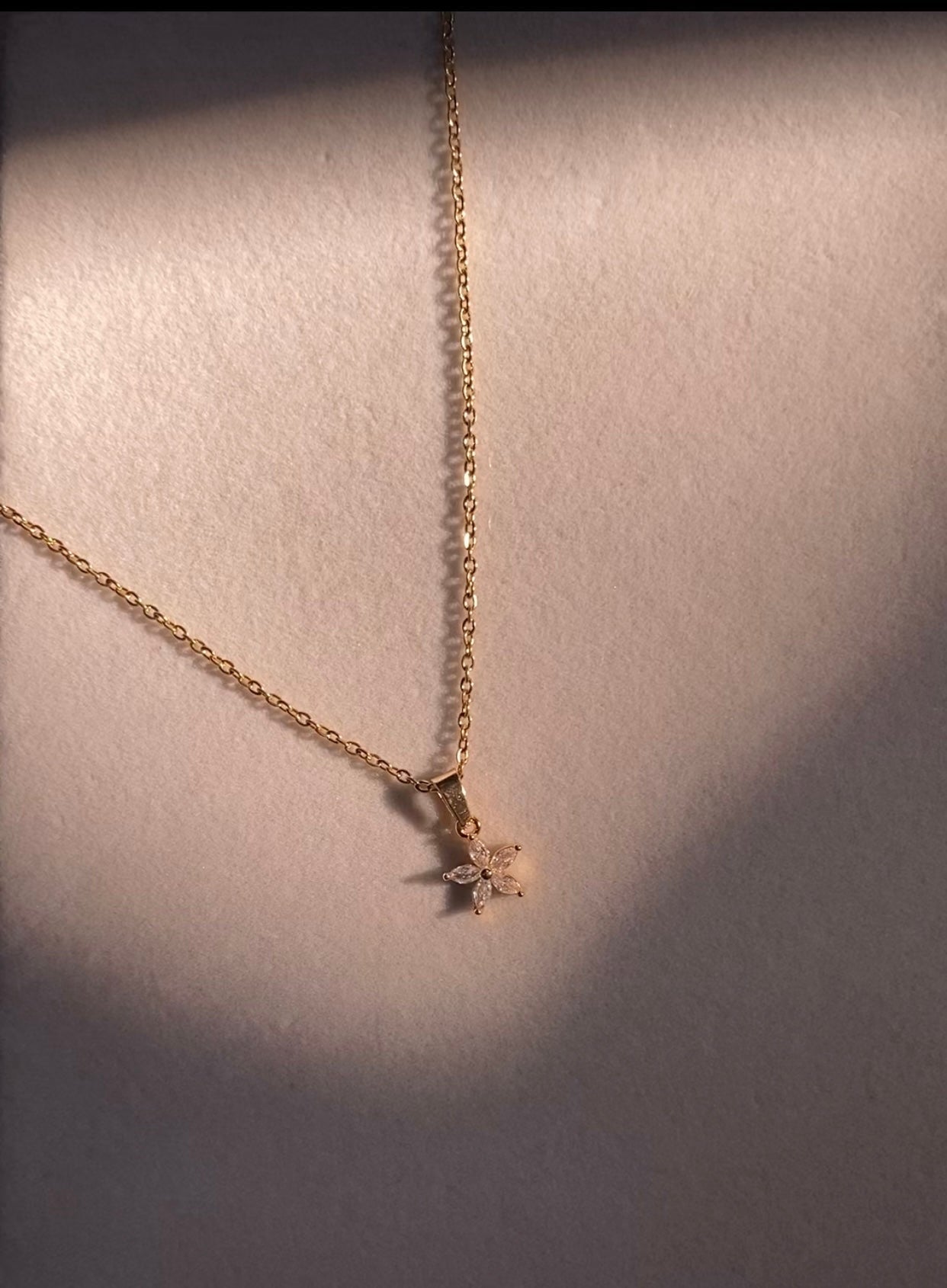 Mini Daisy Zircon Flower Necklaces