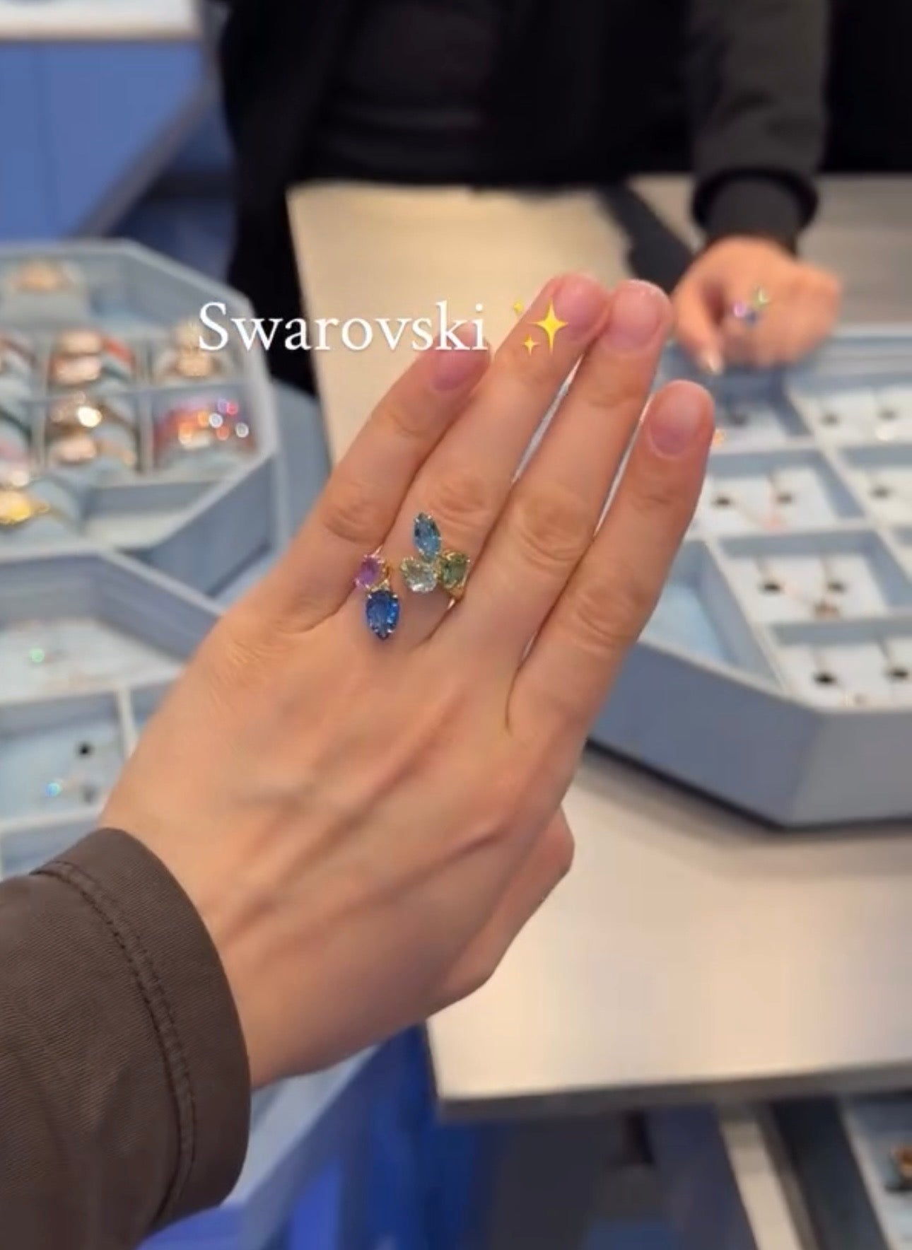 (Swarovski )Adjustable rings
Pre-order