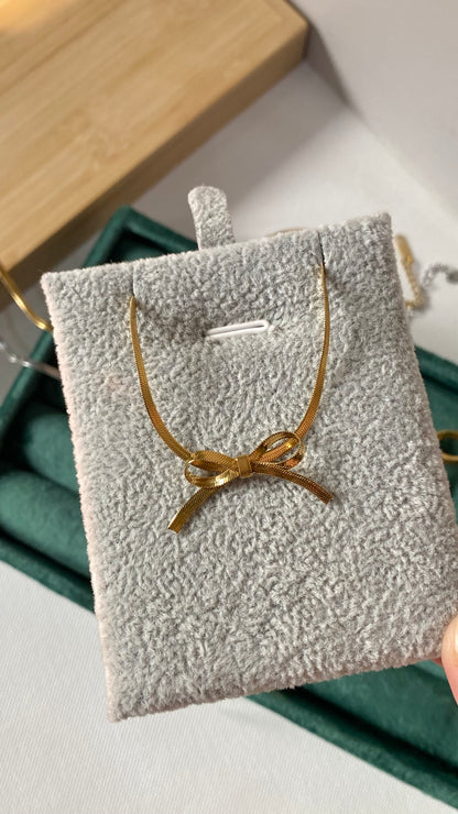 Bow Necklace