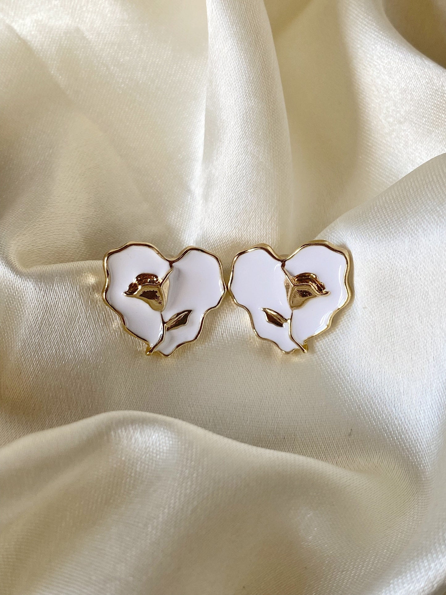 Black/White Rose Studs