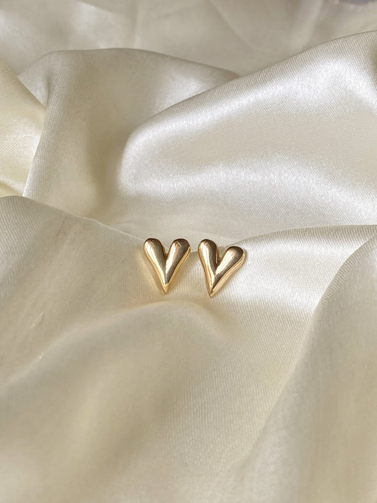 Mini heart studs